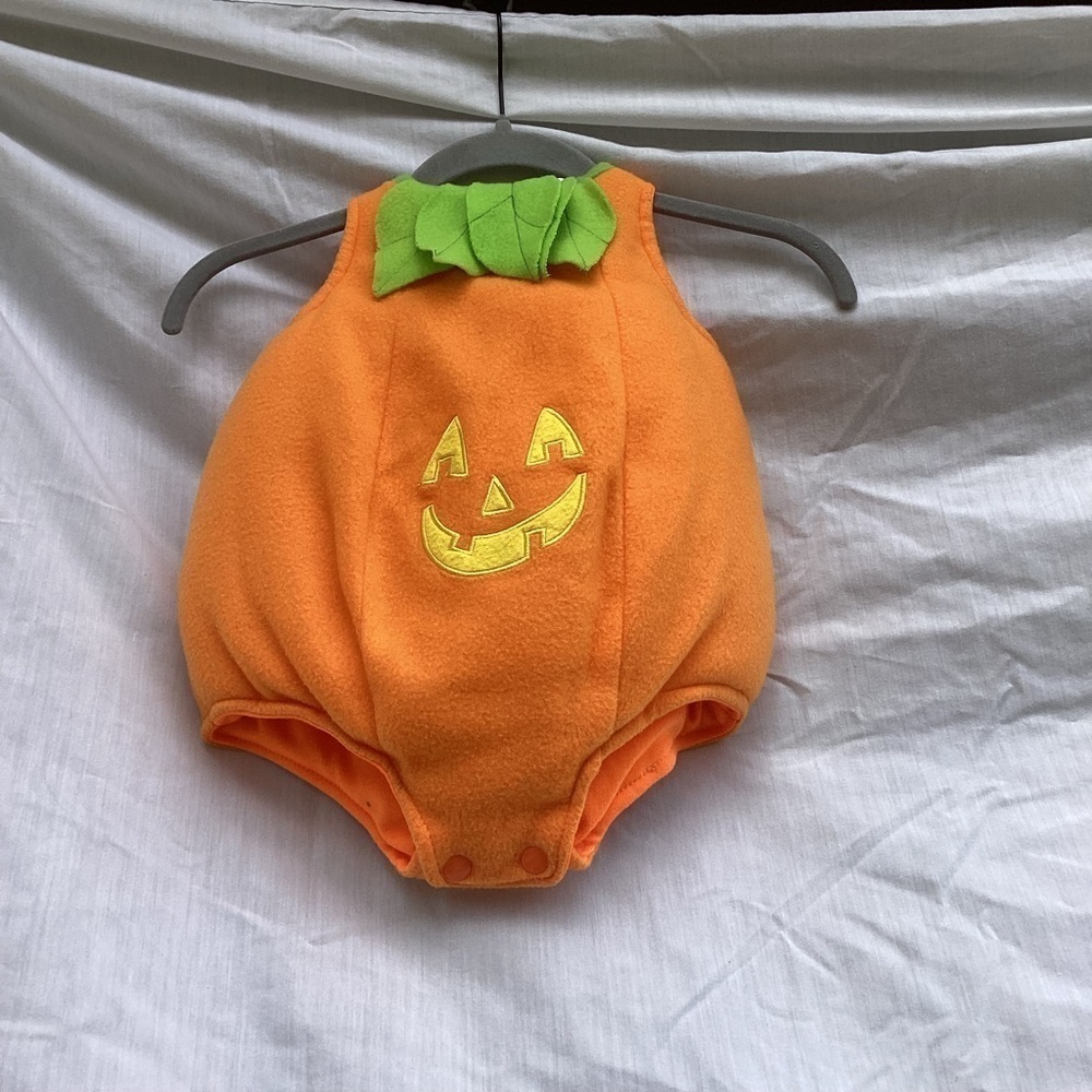 Dress Up America jack-o-lantern costume, size 6-12 months